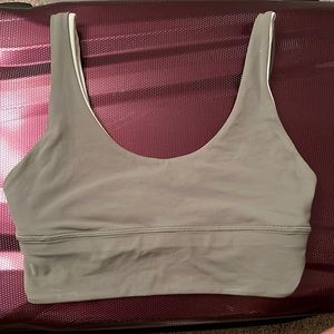 Reversible lululemon bra, never worn, great condition, size 8